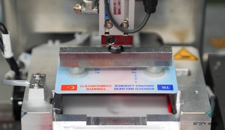 Eski tip ehliyetleri yenileme ücreti 1 Kasım'da 7 bin 438 liraya yükselecek