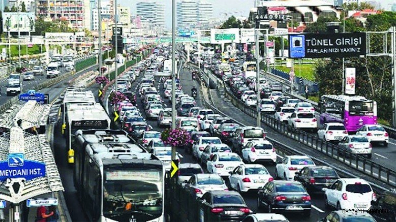İstanbul’un trafiğini  kuralsızlar bozuyor!