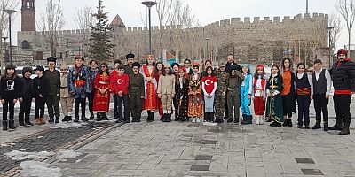 Erzurum'da öğrenciler tarihi mekanlarda İstiklal Marşı'nı okuyup klip yaptı
