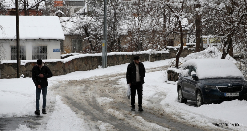 Bazı illerde kar yağışı ve soğuk hava etkili oluyor