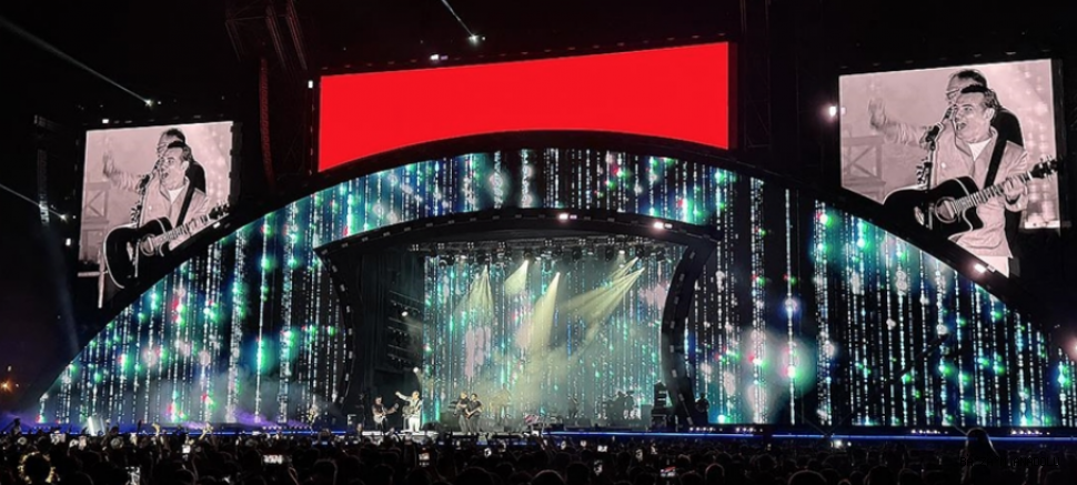 Şarkıcı Ferhat Göçer, Van Kültür Yolu Festivali'nde konser verdi