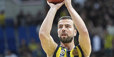 Fenerbahçe Beko, Melih Mahmutoğlu'nun sözleşmesini bir yıllığına uzattı