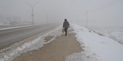 Hakkari'de soğuk hava ve sis etkili oldu