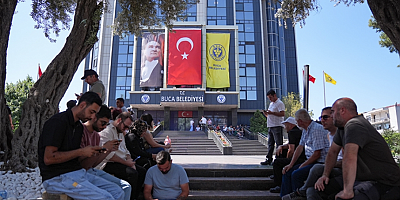İzmir'de iki belediyede işçiler iş bıraktı