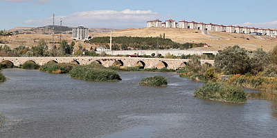 Kızılırmak'ın debisi son 4 yılın en düşük seviyesine geriledi