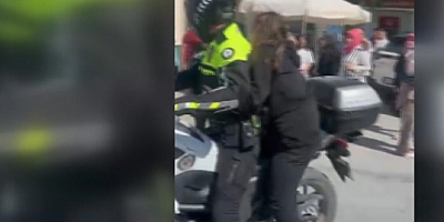 Konya'da kimliğini evde unutan öğrenciyi YKS'ye polis yetiştirdi