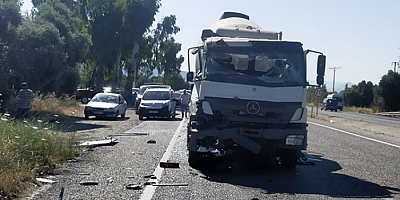 Muğla'da beton mikseri ile yolcu minibüsü çarpıştı: 1 kişi öldü, 12 kişi yaralandı