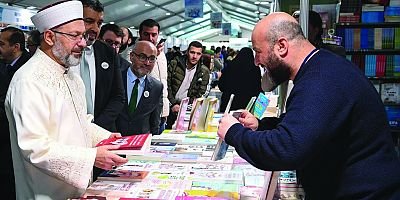 Ramazan’ın kitap fuarı  Fatih Camii’nde açıldı!