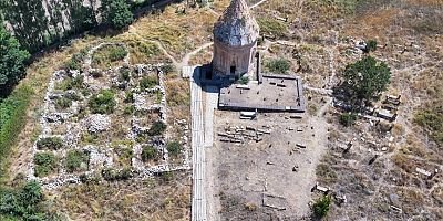 Selçuklu mezar taşları ait oldukları yerde