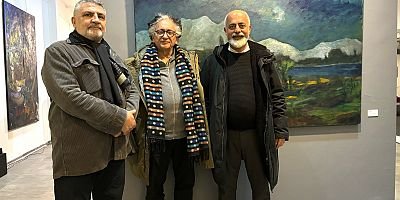 Zamanın ruhunu eleştiren  sergi büyük beğeni görüyor